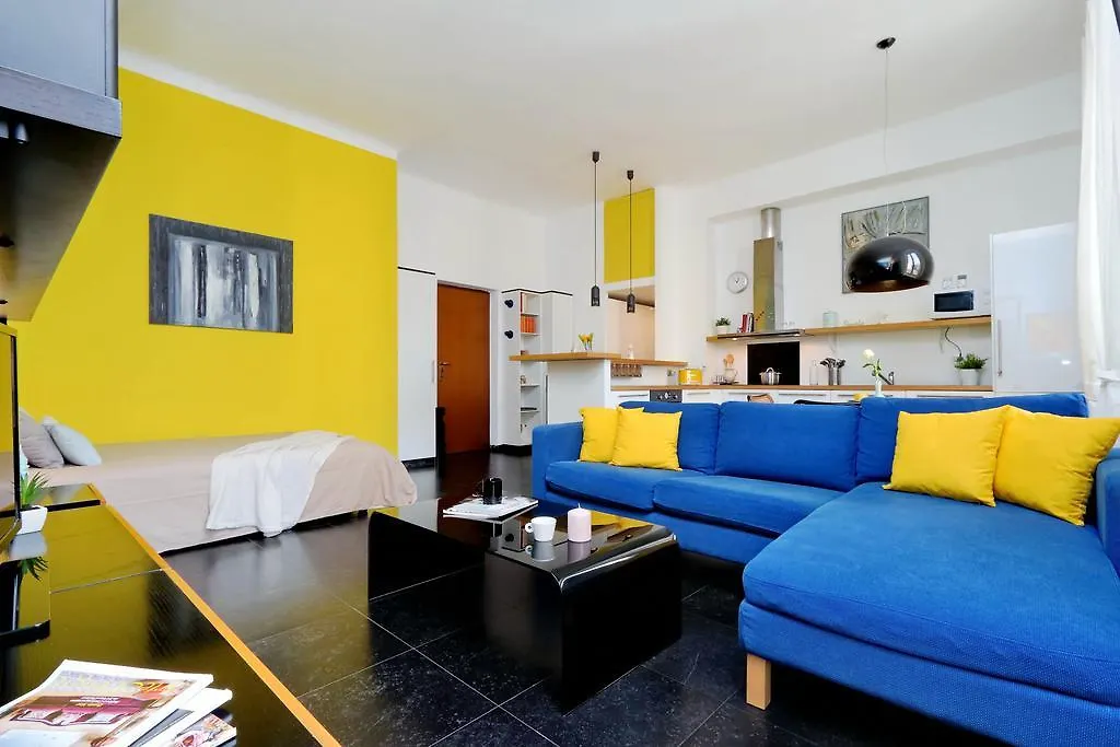 Apartment Joivy Colorful Studio For 2 Near City Life Milan