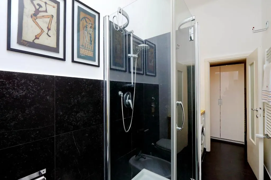 아파트 Joivy Colorful Studio For 2 Near City Life 밀라노
